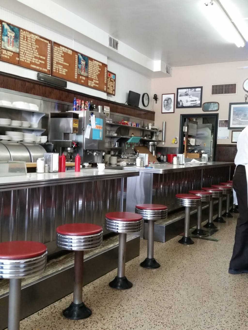 G-B Grill | restaurant | 1858 E Broadway, Alton, IL 62002, USA | 6184659896 OR +1 618-465-9896