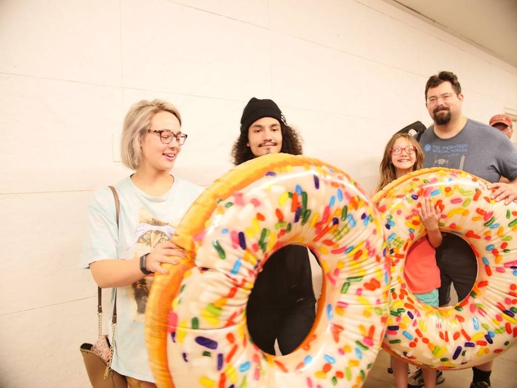 Shipley Do-Nuts | bakery | 5750 Northwest Expy, Warr Acres, OK 73132, USA | 4057213409 OR +1 405-721-3409