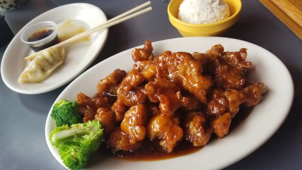 Lulus Noodles | restaurant | 400 S Craig St, Pittsburgh, PA 15213, USA | 4126877777 OR +1 412-687-7777