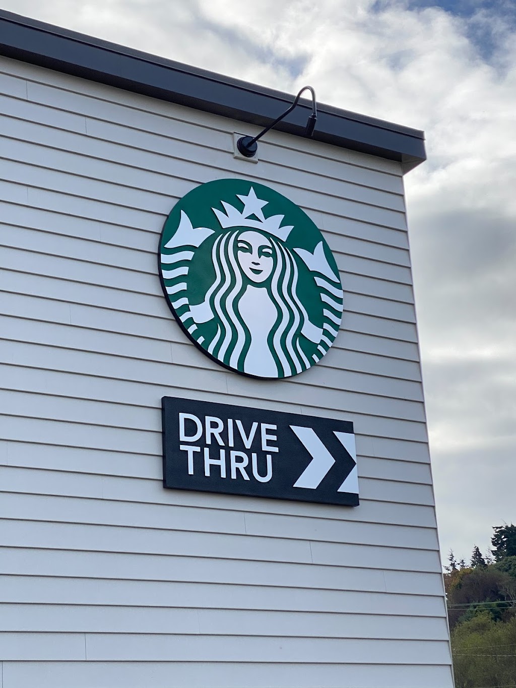 Starbucks | cafe | 1270 N Bayshore Dr, Coos Bay, OR 97420, USA | 5412361566 OR +1 541-236-1566