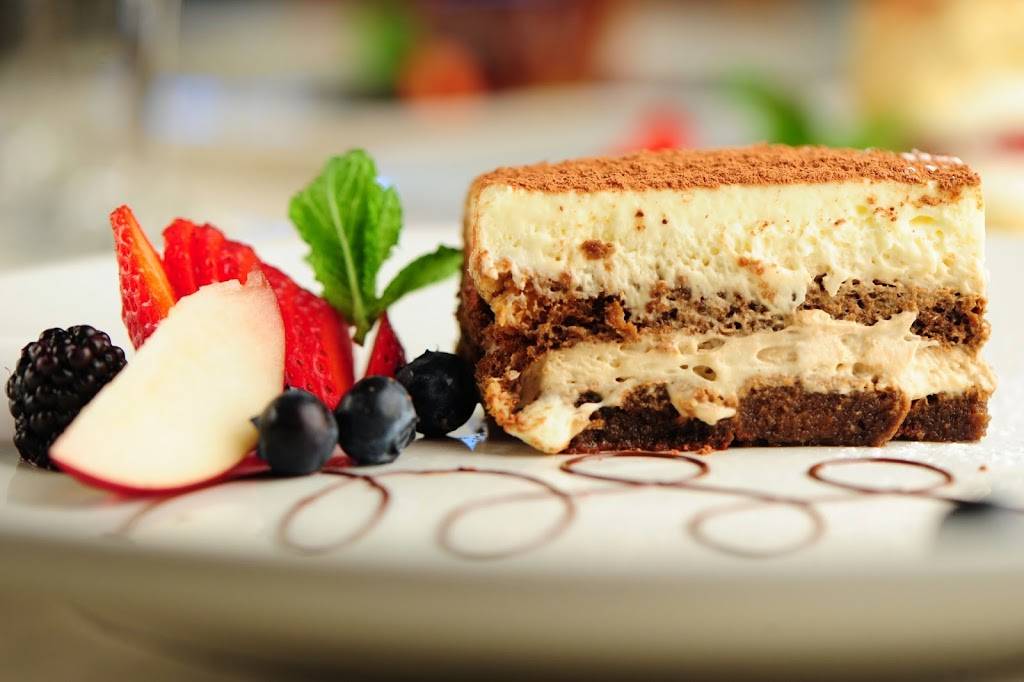 Anaheim White House | restaurant | 887 S Anaheim Blvd, Anaheim, CA 92805, USA | 7147721381 OR +1 714-772-1381