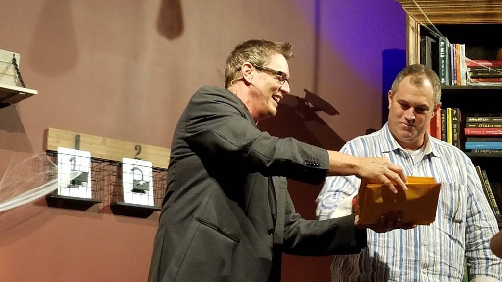 Illusions Theatre and Bar | restaurant | 827 Fourth Ave, San Diego, CA 92101, USA | 6197388350 OR +1 619-738-8350