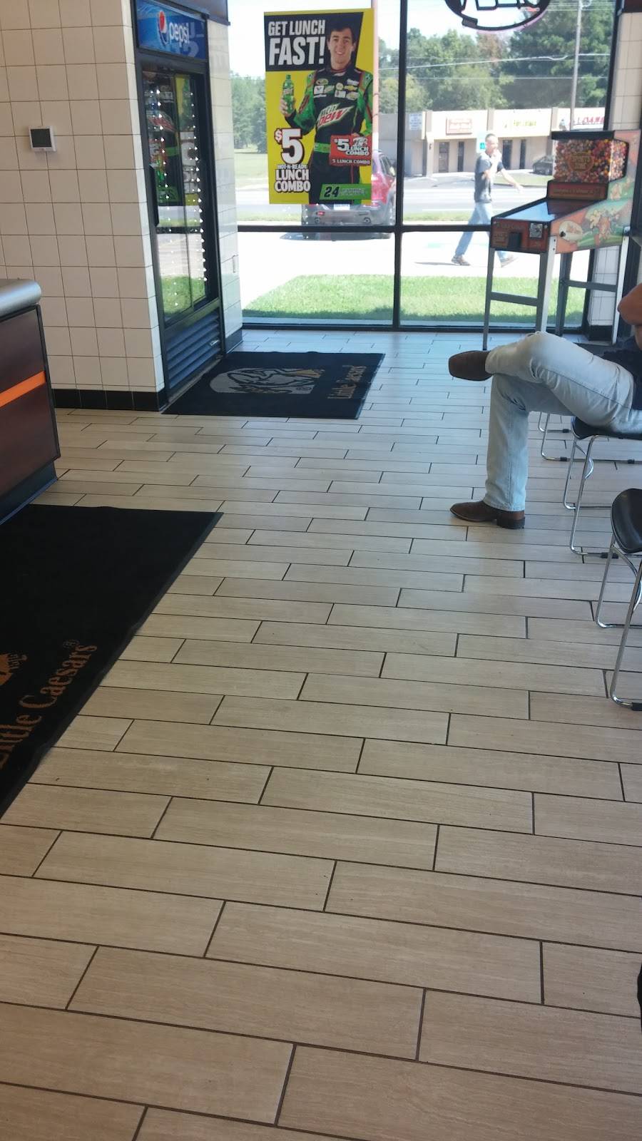 Little Caesars Pizza | meal takeaway | 1809 W Loop 281, Longview, TX 75604, USA | 9032950111 OR +1 903-295-0111