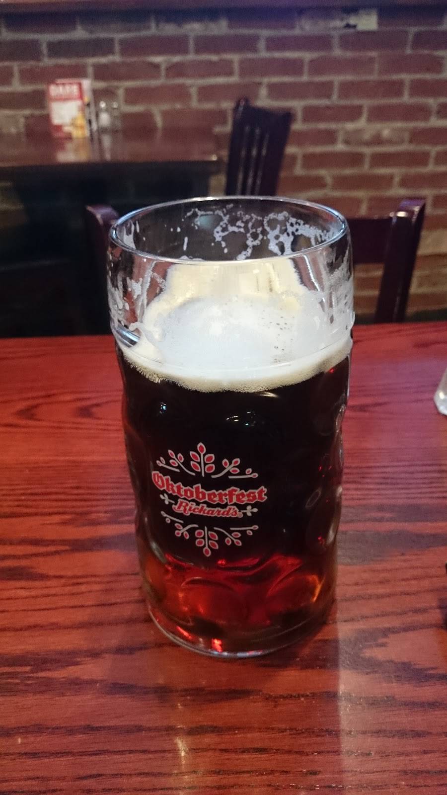 Pump On Rathburn | restaurant | 1891 Rathburn Rd E #16, Mississauga, ON L4W 3Z3, Canada | 9056026296 OR +1 905-602-6296