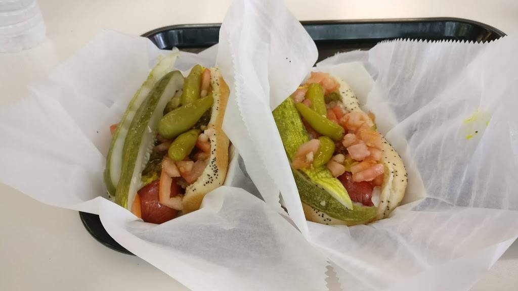 Morrys Deli | restaurant | 5500 S Cornell Ave, Chicago, IL 60637, USA | 7733633800 OR +1 773-363-3800