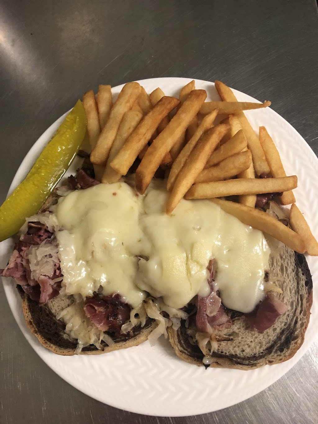 Crazy Rooster Pub& Grill | restaurant | 1329 Main St, South Yarmouth, MA 02664, USA | 5082580272 OR +1 508-258-0272