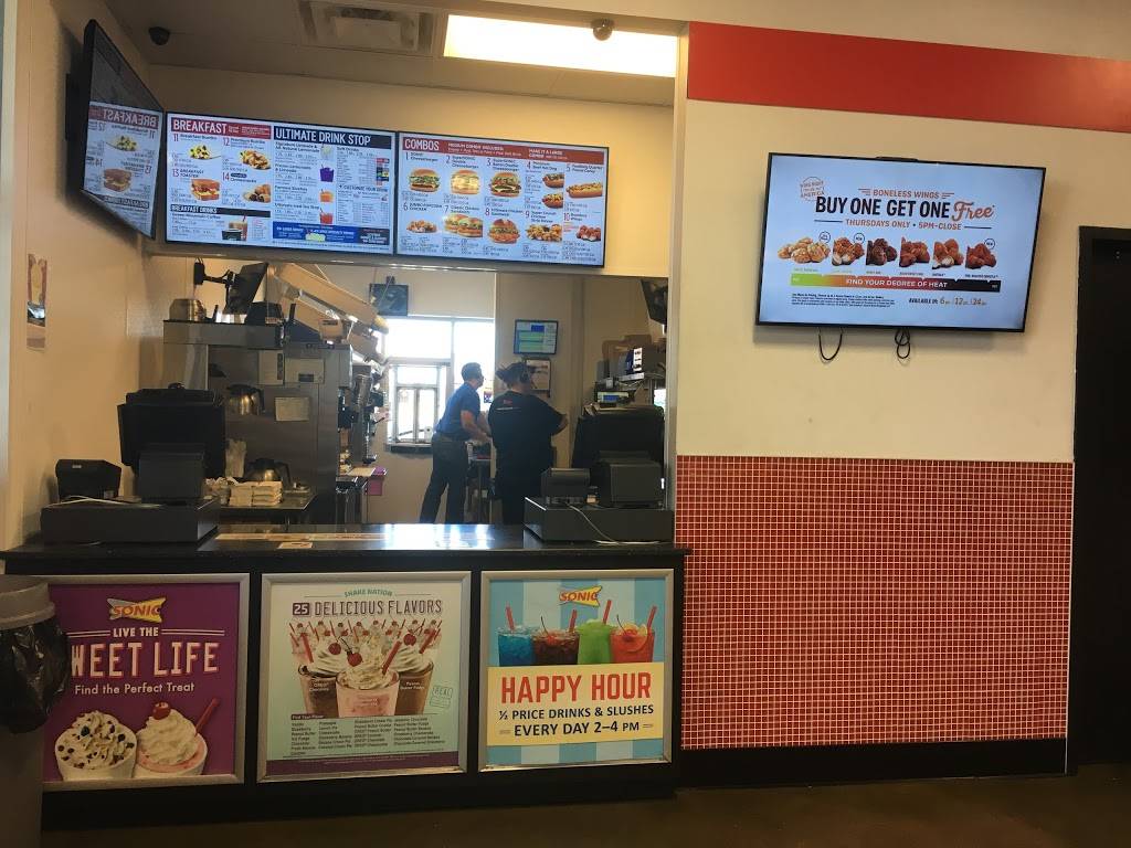 Sonic Drive-In | restaurant | 901 Mammoth Cave St, Cave City, KY 42127, USA | 2707733955 OR +1 270-773-3955