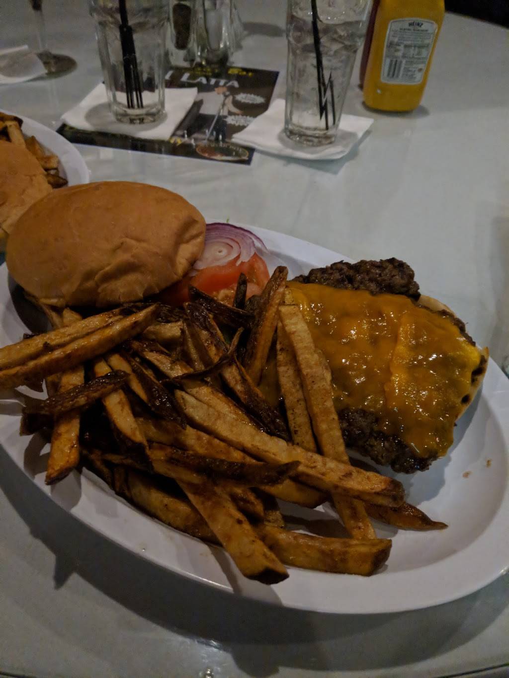 Cigar Box | restaurant | 1519 Grand Blvd, Kansas City, MO 64108, USA | 8164217222 OR +1 816-421-7222