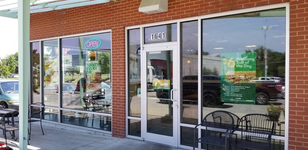 Subway | meal takeaway | 1641 S Jefferson Ave Suite E, St. Louis, MO 63104, USA | 3147711444 OR +1 314-771-1444