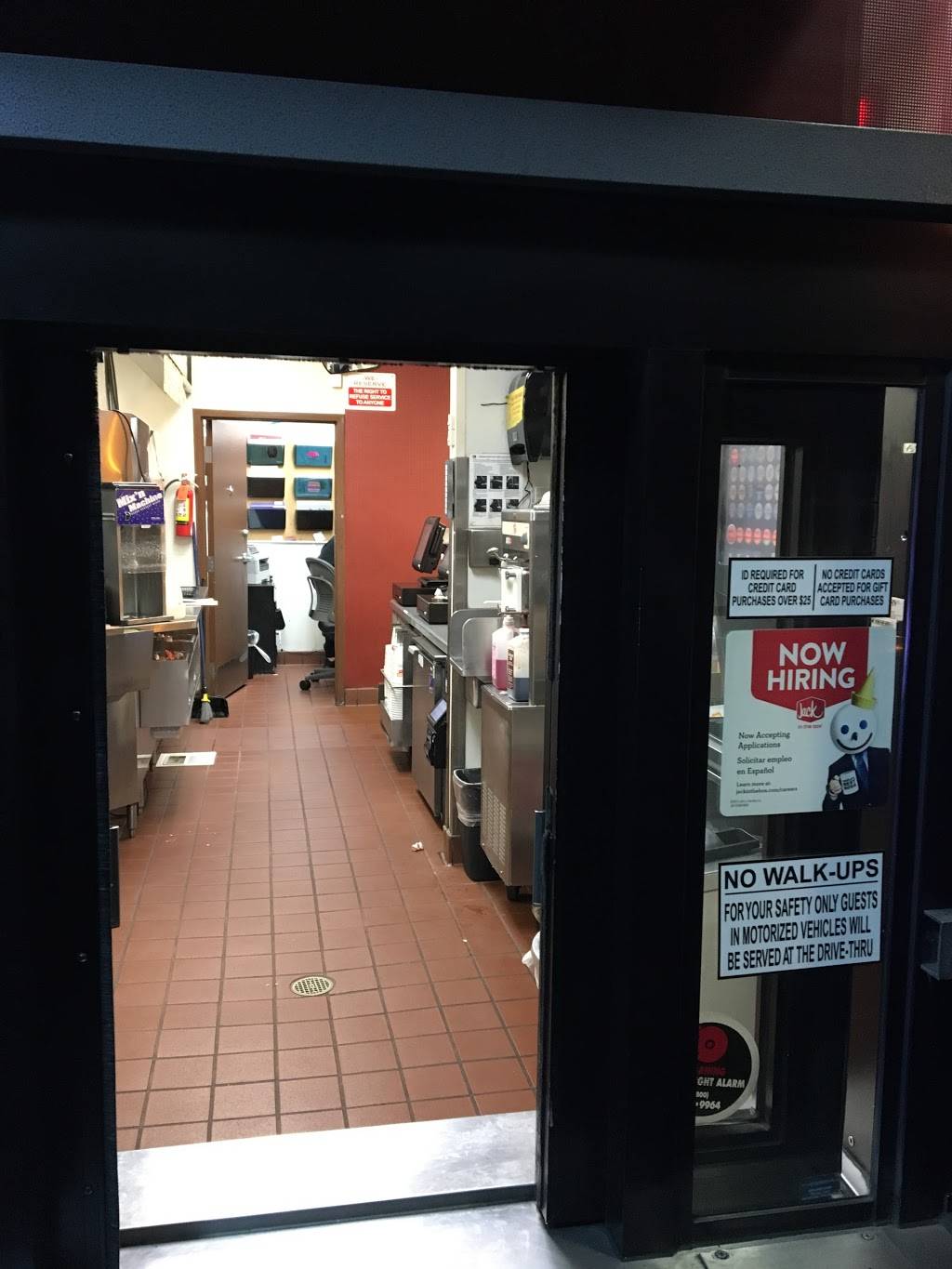 Jack in the Box | restaurant | 193 E 40th St, San Bernardino, CA 92404, USA | 9098836737 OR +1 909-883-6737