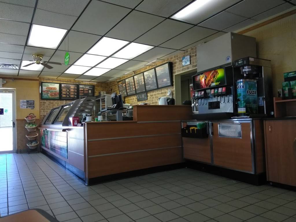 Subway | restaurant | 1845 Lakeshore Dr, Muskegon, MI 49441, USA | 2317552507 OR +1 231-755-2507