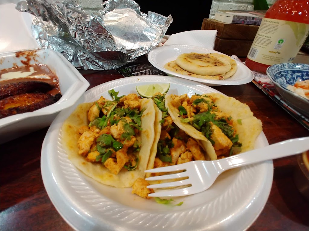 Pupusas Mi Chalateca | restaurant | 302 3rd St, Hot Springs, AR 71913, USA | 5016550895 OR +1 501-655-0895