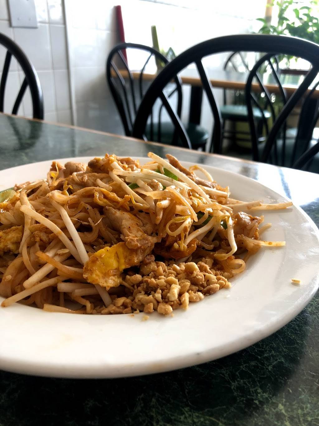 Express Thai Cuisine | restaurant | 2440 Dufferin St, York, ON M6E 2N9, Canada | 4167851994 OR +1 416-785-1994