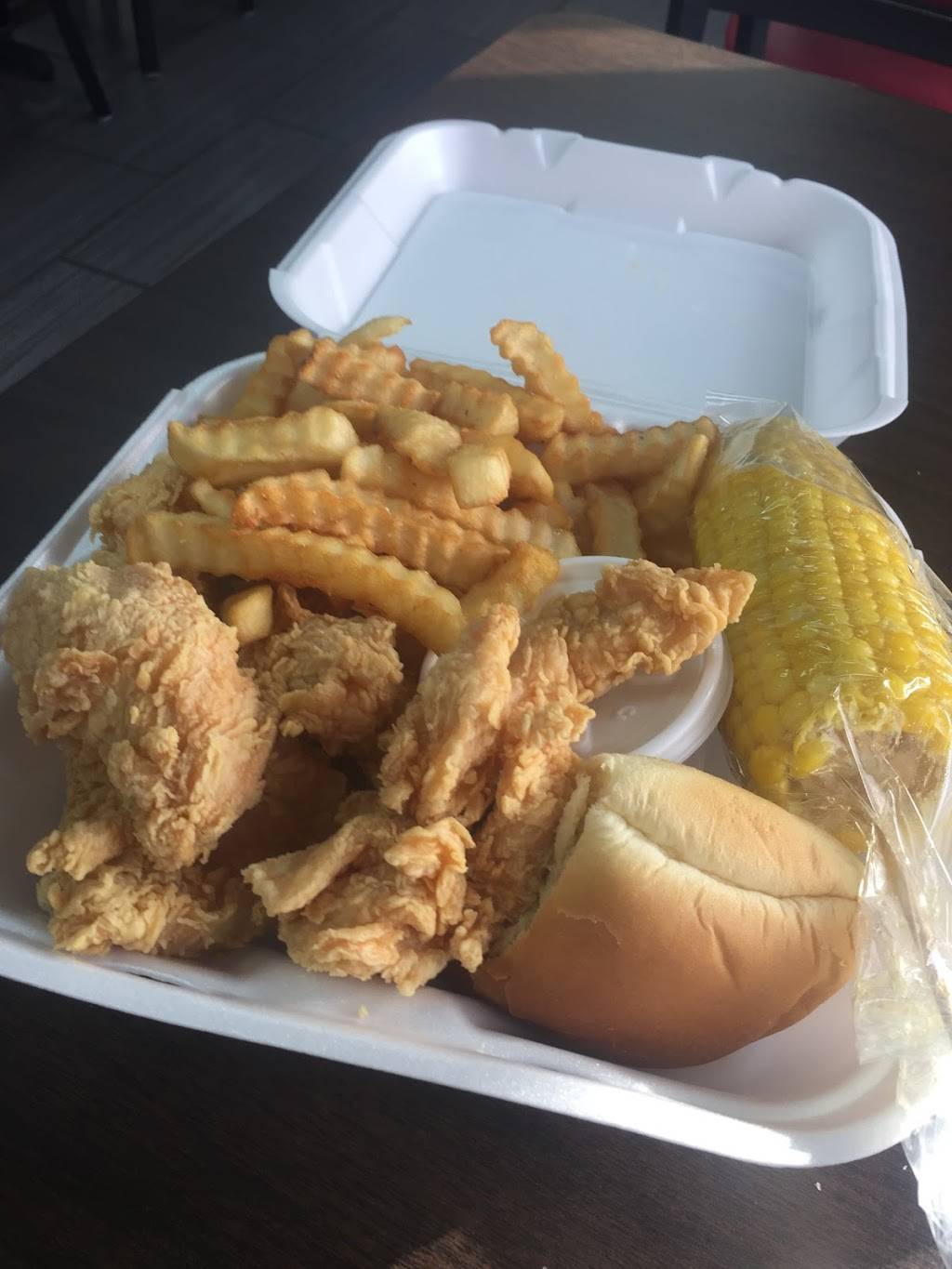 Lisas Chicken | restaurant | 2315 NW 24th St, Fort Worth, TX 76164, USA | 8176265080 OR +1 817-626-5080