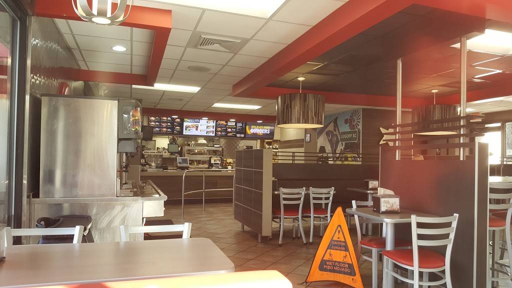 Hardees | restaurant | 486 US-601, Lugoff, SC 29078, USA | 8034385518 OR +1 803-438-5518