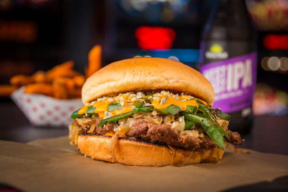 Smittys Garage Burger and Beer | restaurant | 8811 State Line Rd, Kansas City, MO 64114, USA | 8167311455 OR +1 816-731-1455