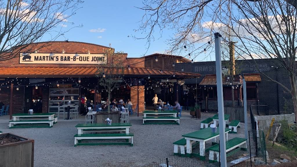 Martins Bar-B-Que Joint | restaurant | 3029 Pump House Rd, Vestavia Hills, AL 35243, USA | 2057158999 OR +1 205-715-8999