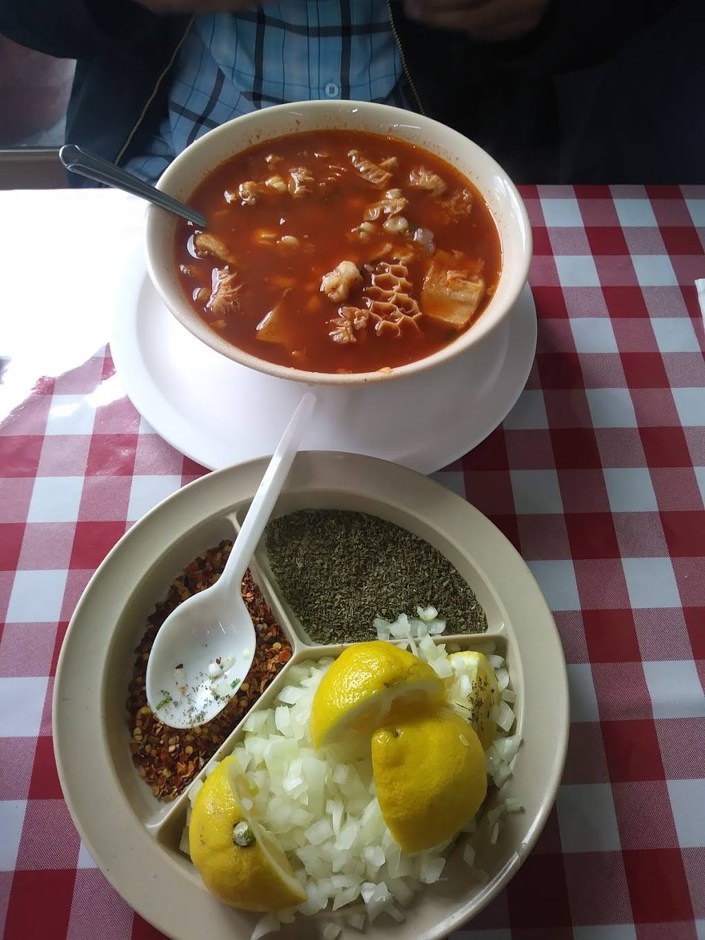 Lupitas Restaurant | restaurant | 2634 Idell St, Los Angeles, CA 90065, USA | 3232237835 OR +1 323-223-7835