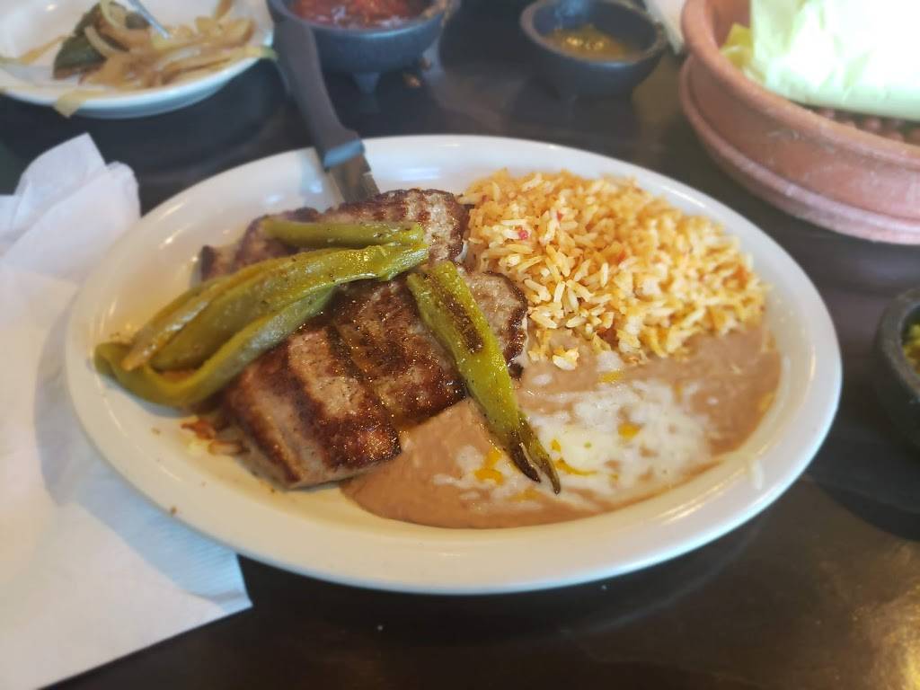 Juans Flaming Fajitas | restaurant | 16 S Water St, Henderson, NV 89015, USA | 7024764647 OR +1 702-476-4647