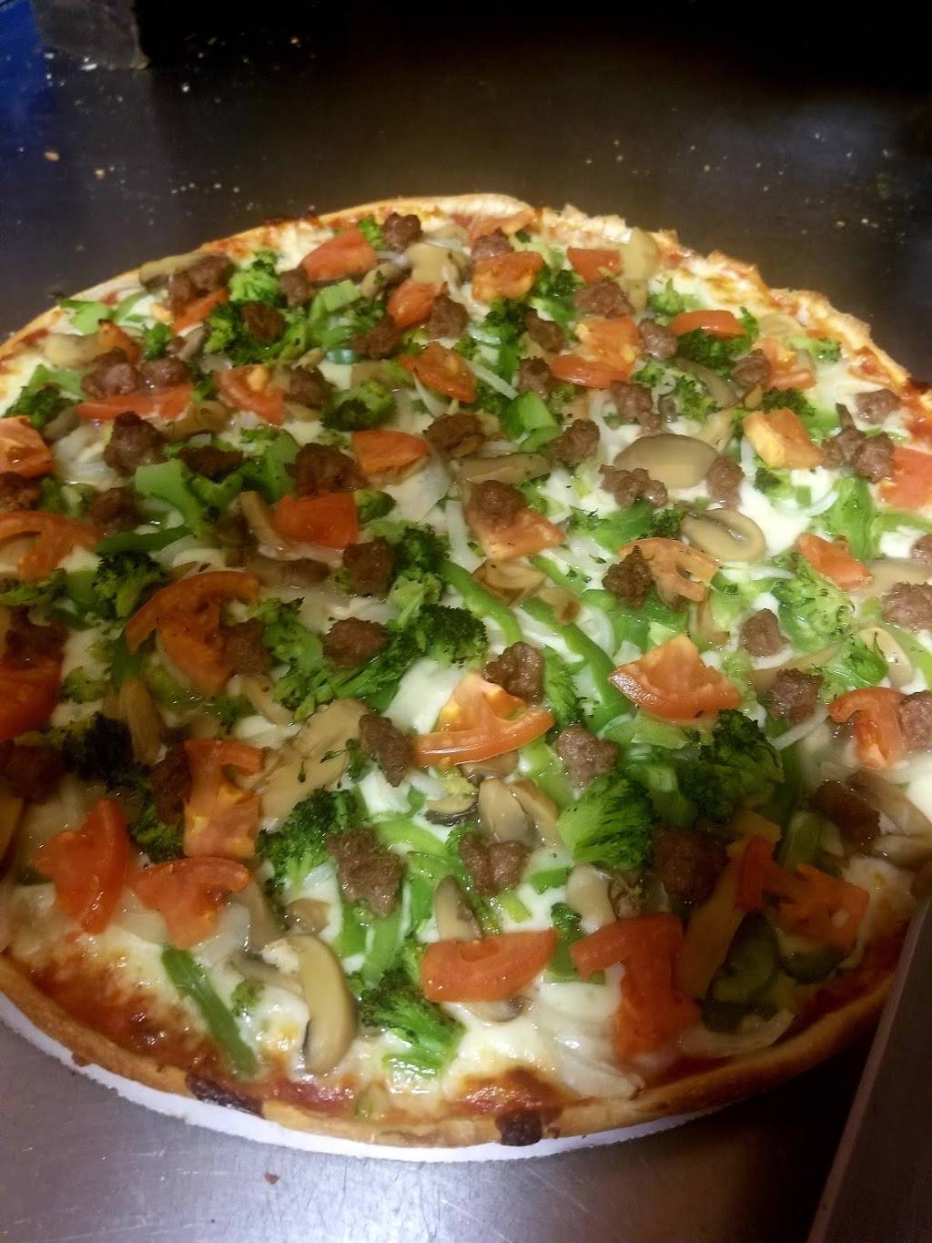 Kent Pizza 3 | meal takeaway | 211 Garden St, Hartford, CT 06105, USA | 8602471966 OR +1 860-247-1966