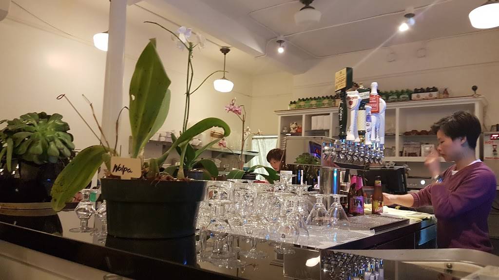 Mama Jis | restaurant | 4416 18th St, San Francisco, CA 94114, USA | 4156264416 OR +1 415-626-4416