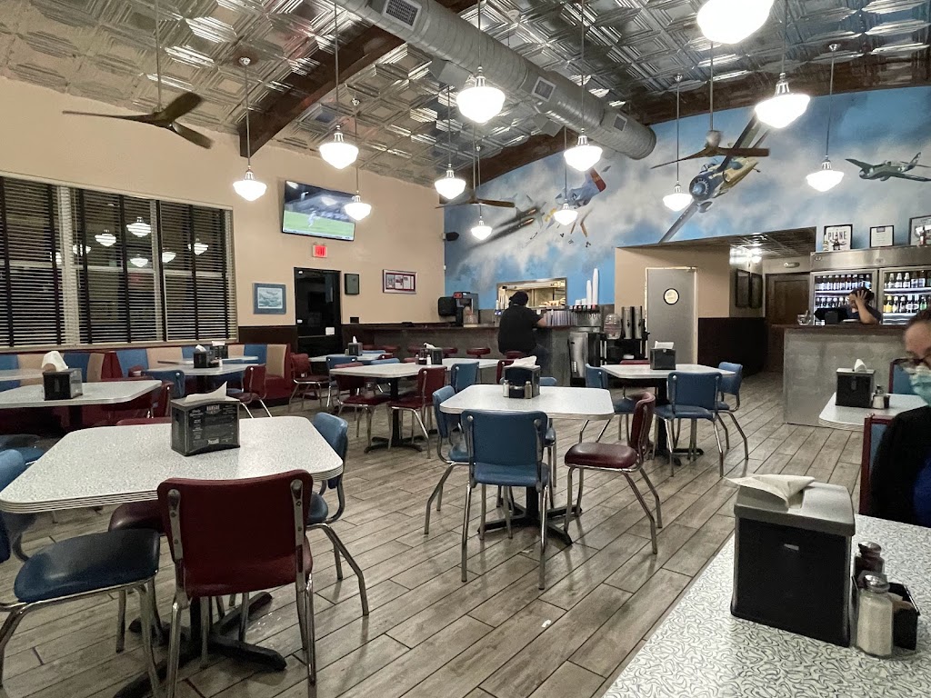 Hangar 6 Air Cafe | restaurant | 249 Airport, Uvalde Rd, Uvalde, TX 78801, USA | 8309003113 OR +1 830-900-3113