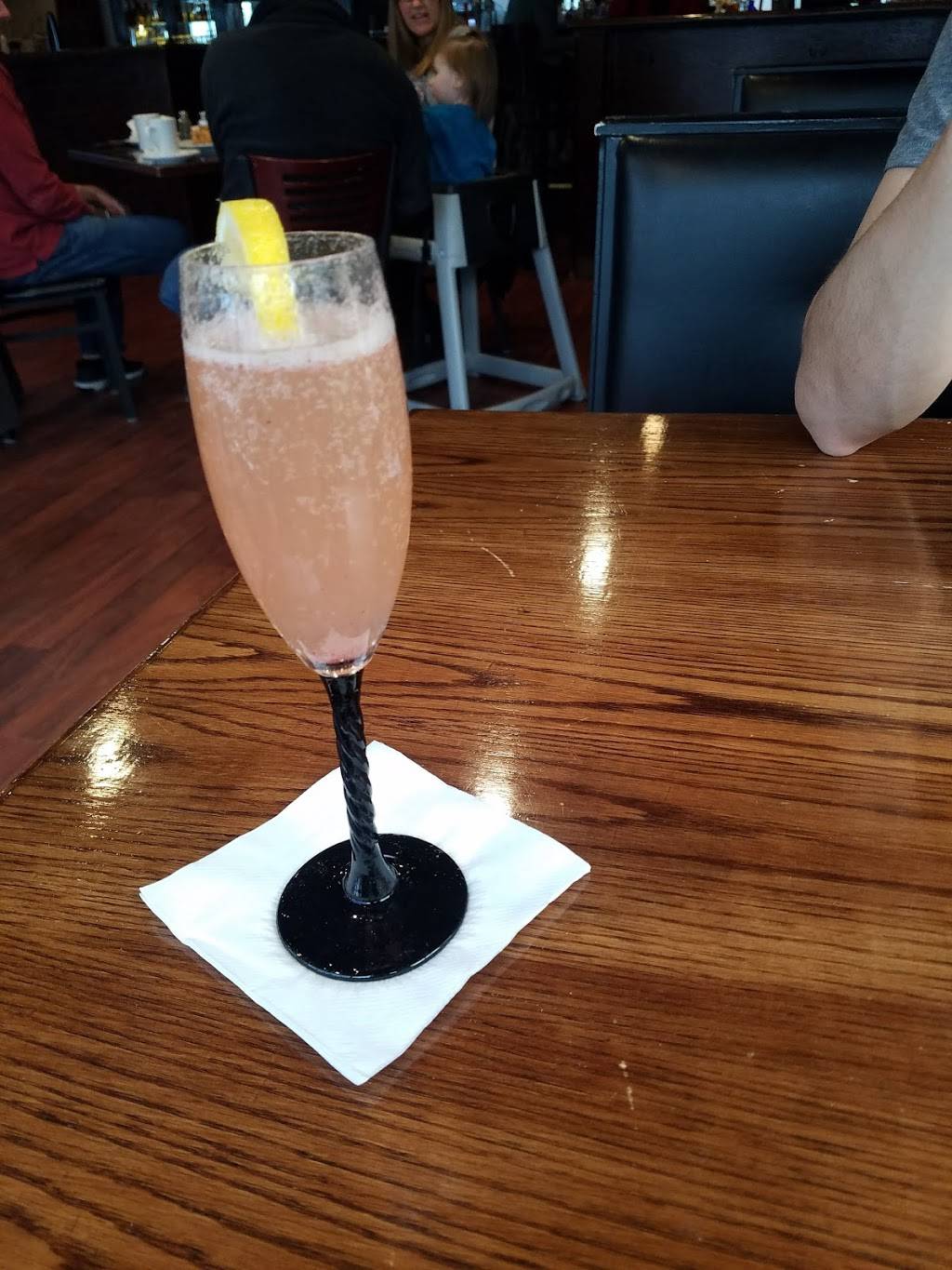 Red Stone Grill | restaurant | 120 Chestnut St, North Attleborough, MA 02760, USA | 5086951942 OR +1 508-695-1942