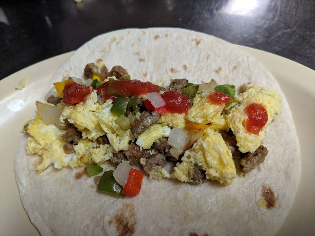 Mama Fatcakes | restaurant | 7239 State Hwy 14, Sparta, MO 65753, USA | 4176342227 OR +1 417-634-2227