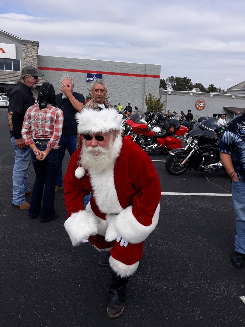 Red Dog Saloon Bar & Grill | restaurant | 1450 S Highland Ave, Jackson, TN 38301, USA | 7314248458 OR +1 731-424-8458