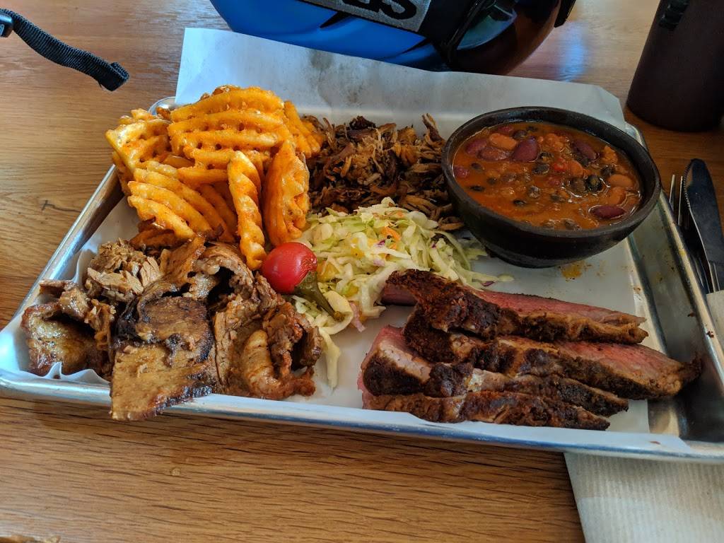 Summit Smokehouse | restaurant | Truckee, CA 96161, USA | 8004666784 OR +1 800-466-6784