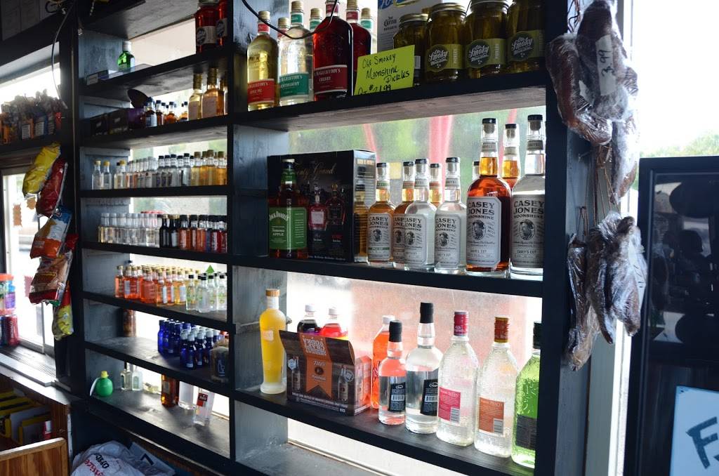 Dicks Drive In and BBQ | restaurant | 1515 E 9th St, Hopkinsville, KY 42240, USA | 2708867800 OR +1 270-886-7800