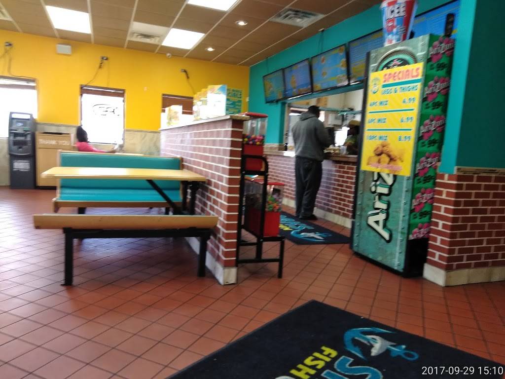 Sharks Fish and Chicken | restaurant | 1001 Roosevelt Rd, Maywood, IL 60153, USA | 7083458006 OR +1 708-345-8006