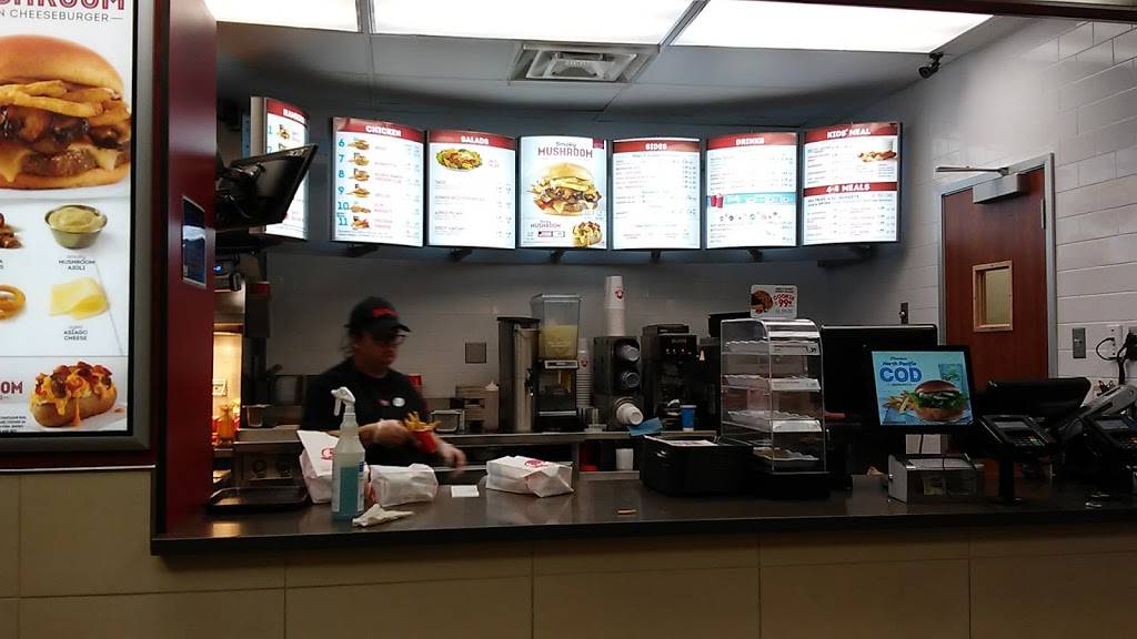 Wendys | restaurant | 1 Red Oaks Shopping Center, Ronceverte, WV 24970, USA | 3046452304 OR +1 304-645-2304