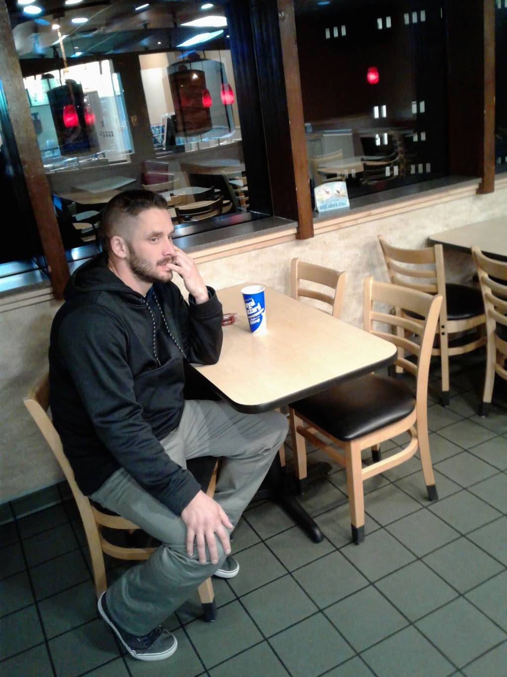 Dairy Queen Grill & Chill | restaurant | 421 S Main St, River Falls, WI 54022, USA | 7154259917 OR +1 715-425-9917