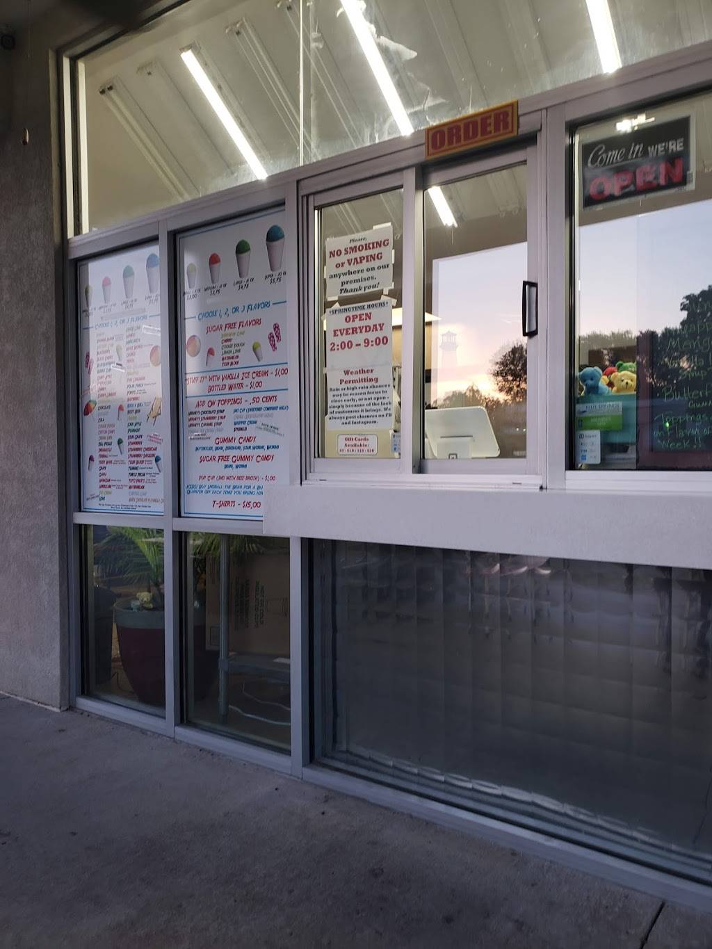 Snoball Cove New Orleans Style Shaved Ice | restaurant | 200 NW Hwy 7, Blue Springs, MO 64014, USA | 8165988146 OR +1 816-598-8146