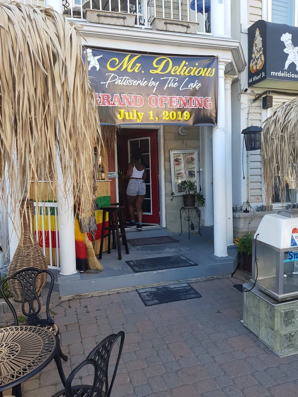 Mr Delicious Patisserie by the Lake | restaurant | 591-617 Liverpool Rd, Pickering, ON L1W 1R1, Canada | 9054203111 OR +1 905-420-3111