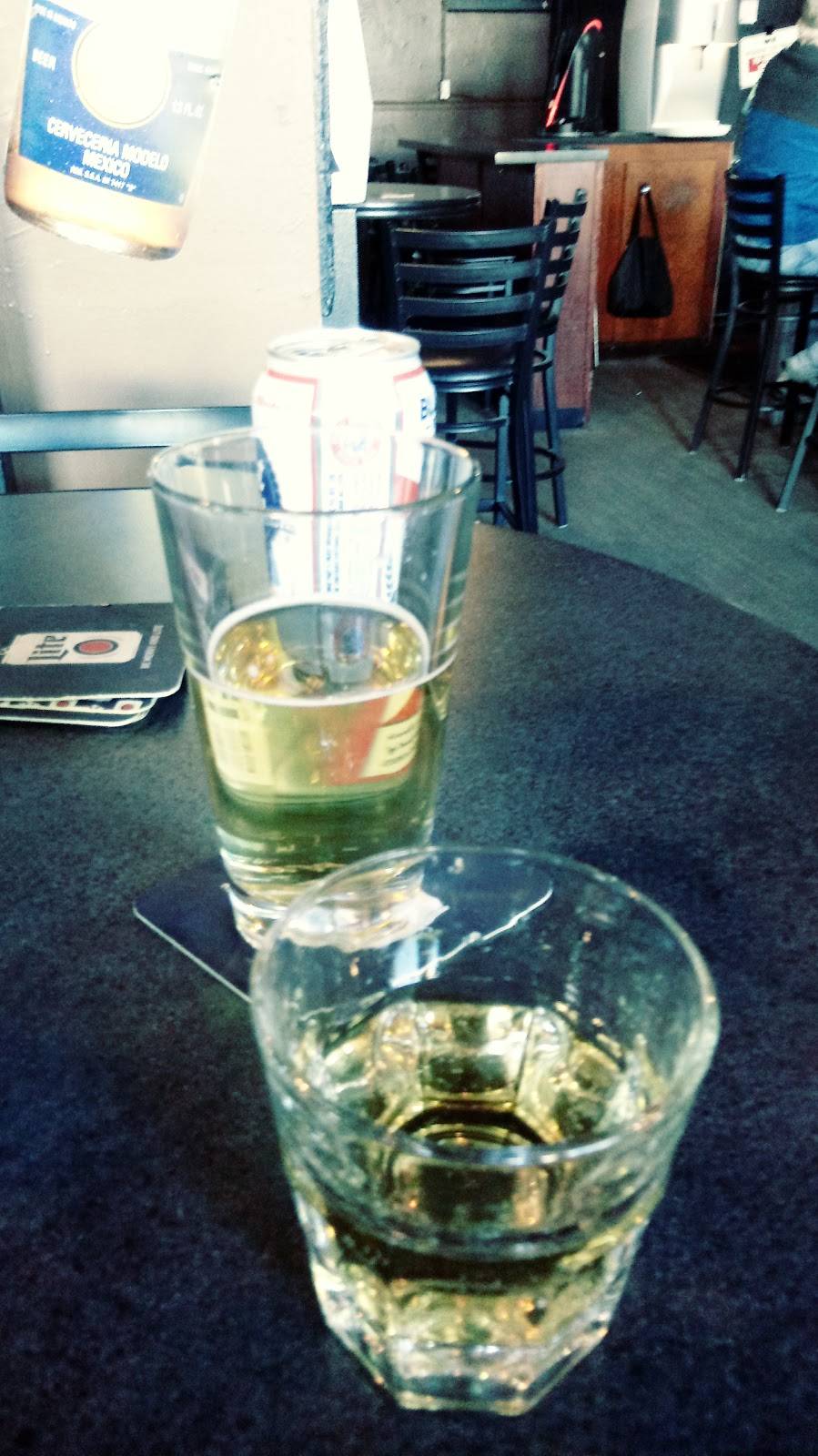 Twin Foxes | night club | 2718 Hewitt Ave, Everett, WA 98201, USA | 4252492299 OR +1 425-249-2299