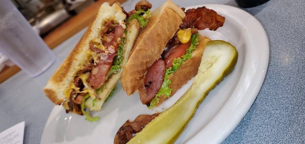 Mike & Dees Diner | restaurant | 629 Euclid Ave, Cleveland, OH 44114, USA | 2166211505 OR +1 216-621-1505