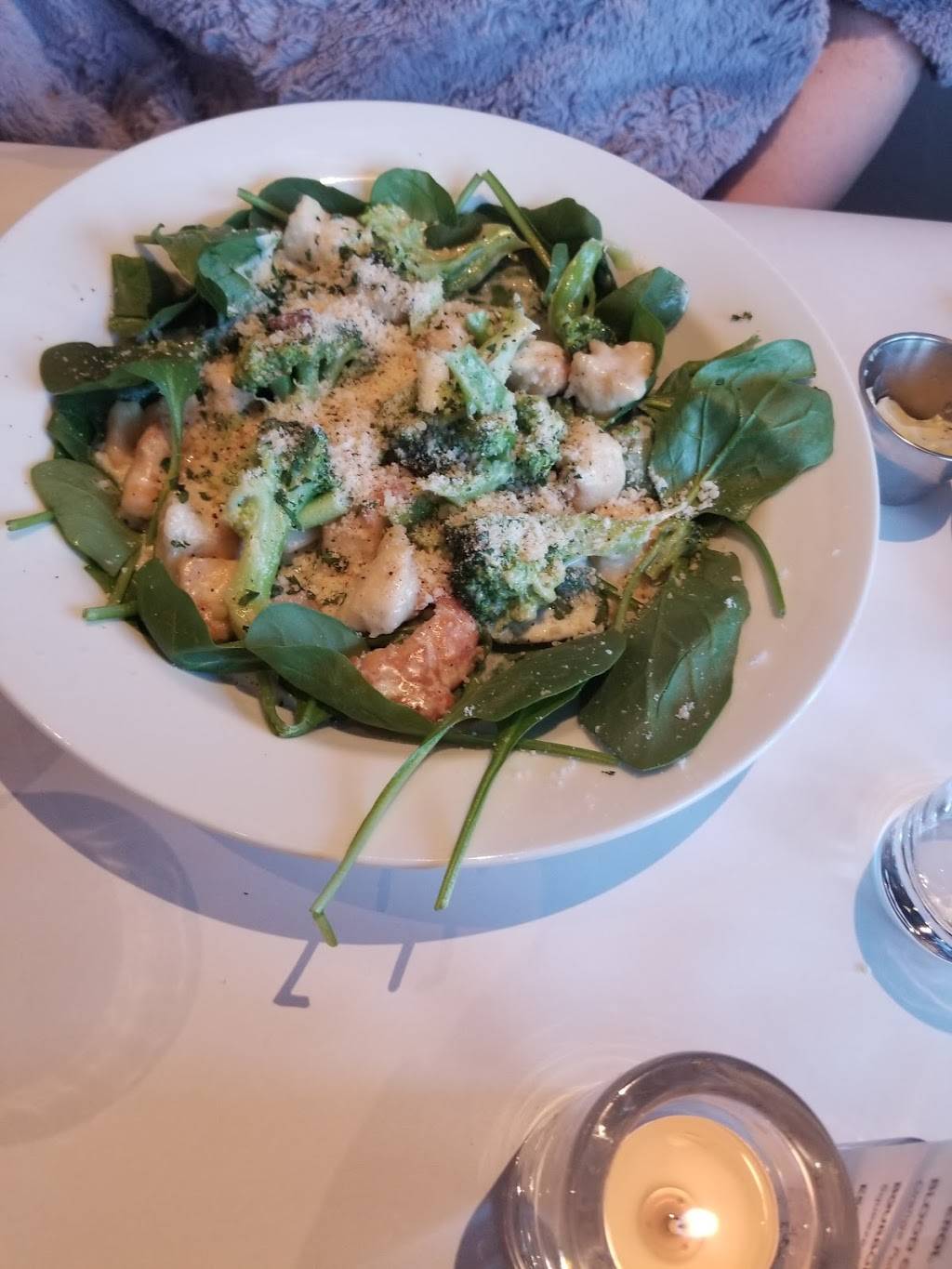 JPs Bistro | restaurant | 204 US-1, Falmouth, ME 04105, USA | 2075360953 OR +1 207-536-0953