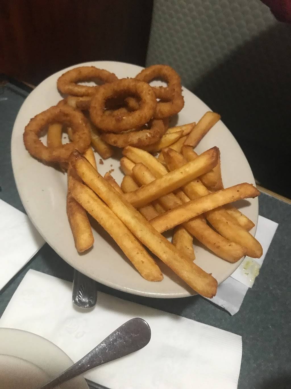 Metro Diner | restaurant | 73-24 Metropolitan Ave, Middle Village, NY 11379, USA | 7183267402 OR +1 718-326-7402