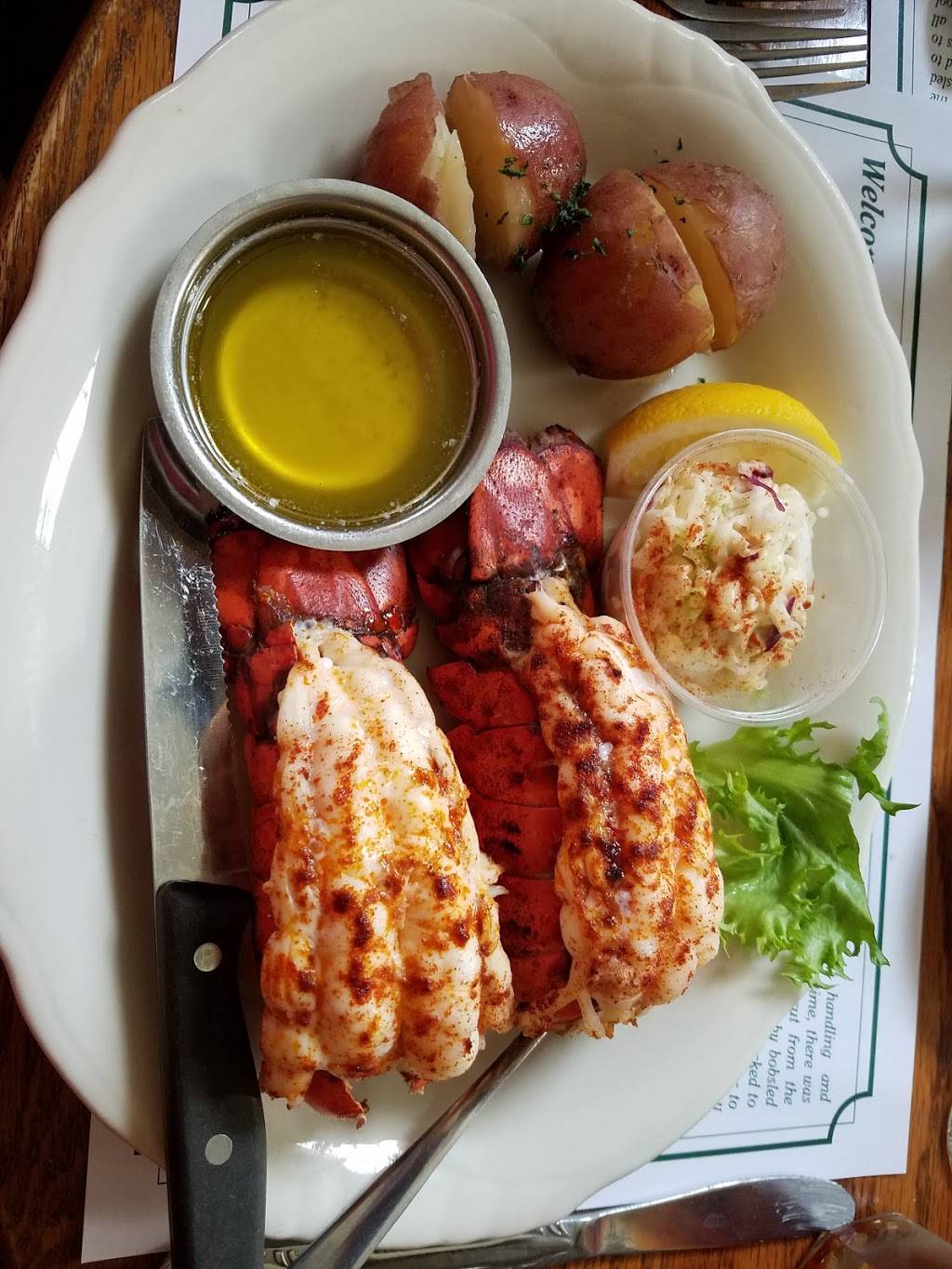 The Range Line Inn | restaurant | 2635 W Mequon Rd, Mequon, WI 53092, USA | 2622420530 OR +1 262-242-0530