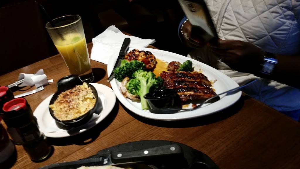 TGI Fridays | restaurant | 825 Dulaney Valley Rd #108, Towson, MD 21204, USA | 4108284556 OR +1 410-828-4556