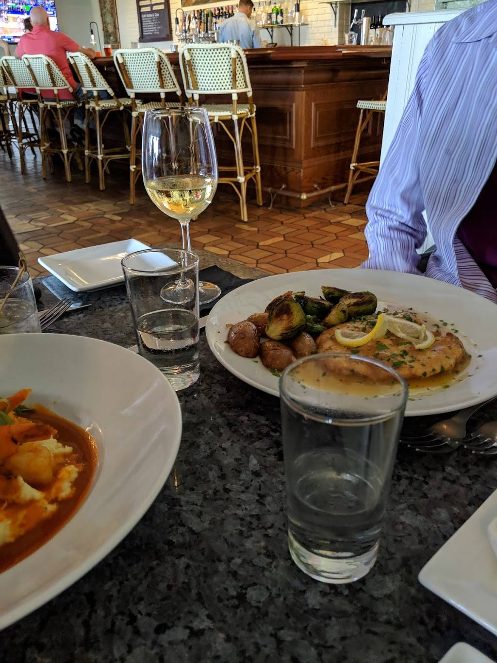 Lous Bar & Grill | restaurant | 236 S, US-1, Tequesta, FL 33469, USA | 5617689239 OR +1 561-768-9239