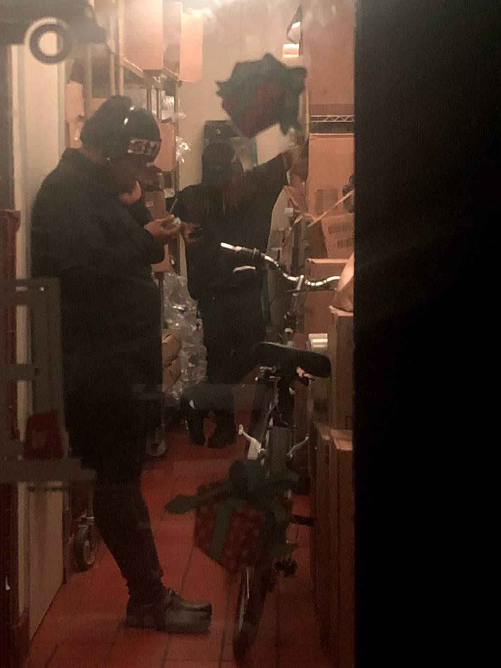 Wendys | restaurant | 8300 Brook Rd, Richmond, VA 23227, USA | 8042617645 OR +1 804-261-7645