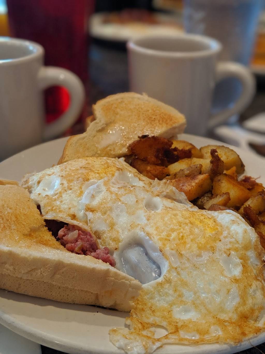 Stables Sandwich Shoppe | restaurant | 326 Russell St, Hadley, MA 01035, USA | 4135844700 OR +1 413-584-4700