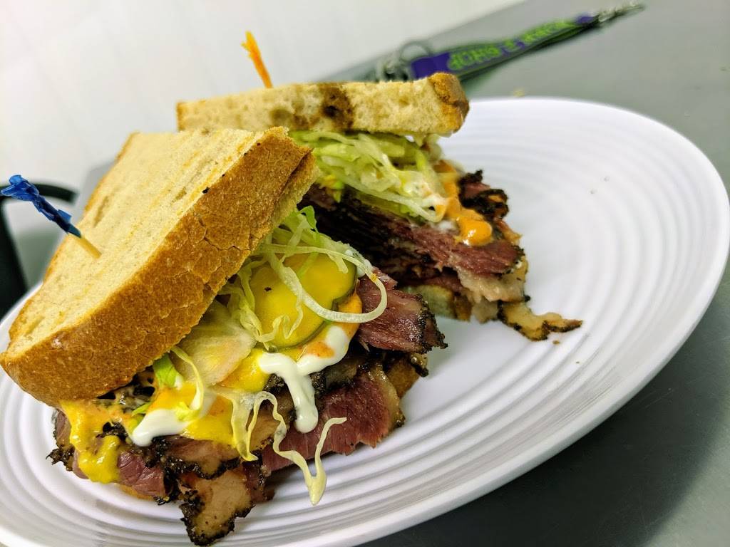 East Meats West Halal | restaurant | 2399 Cawthra Rd, Mississauga, ON L5A 2W9, Canada | 9052790361 OR +1 905-279-0361