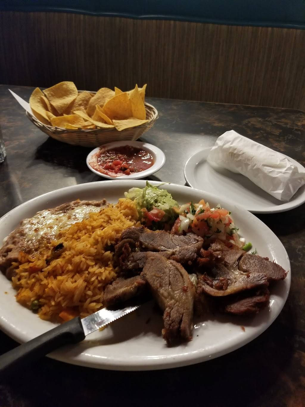 Presidente Restaurant | restaurant | 11451 Sepulveda Blvd, Mission Hills, CA 91345, USA | 8183657153 OR +1 818-365-7153