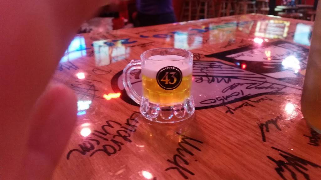 Frickers | restaurant | 1410 W Main Cross St, Findlay, OH 45840, USA | 4194239464 OR +1 419-423-9464