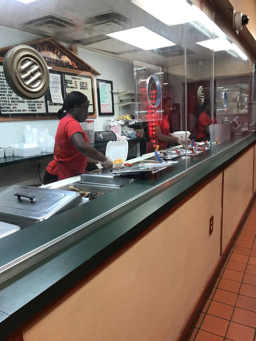 Southern Smokehouse | restaurant | 14340 W McNichols Rd, Detroit, MI 48235, USA | 3133974050 OR +1 313-397-4050