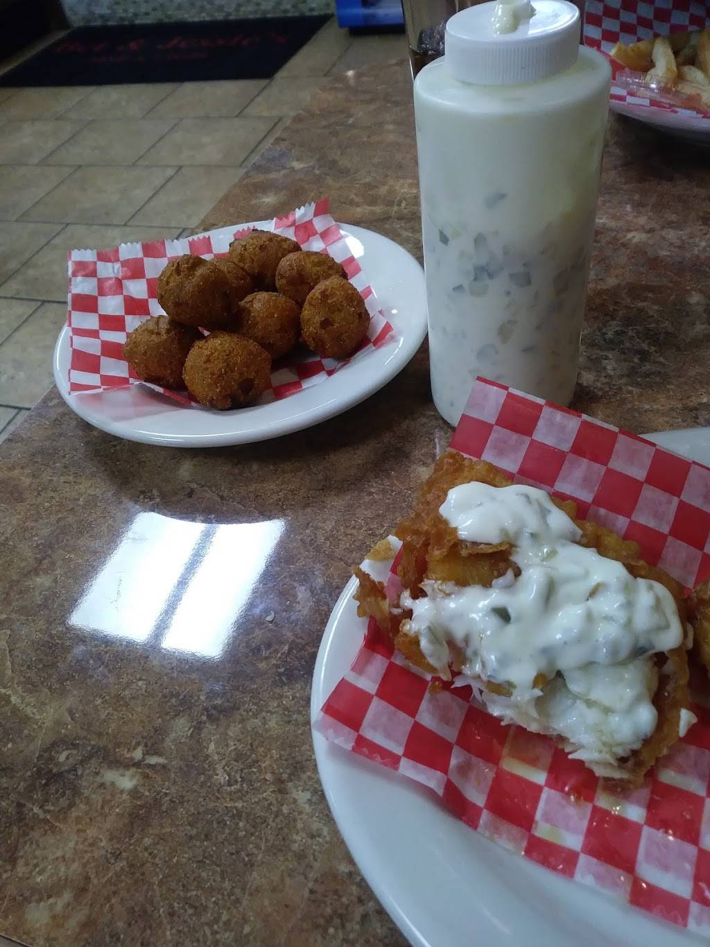 Bet & Jessies Fish & Chips | restaurant | 27206 Grand River Ave, Redford Charter Twp, MI 48240, USA | 3135345550 OR +1 313-534-5550